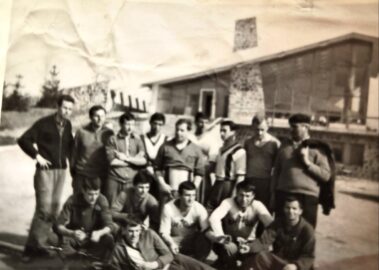 Лагер в Харманли - 1967-68 г., пред заведението “Изворът на Белоногата”