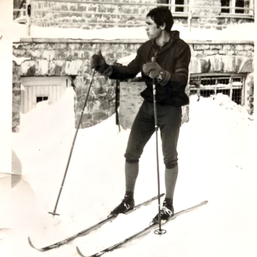 2. Петър Гергов пред хижа Алеко, Витоша 02 Петър Гергов пред хижа Алеко, Витоша